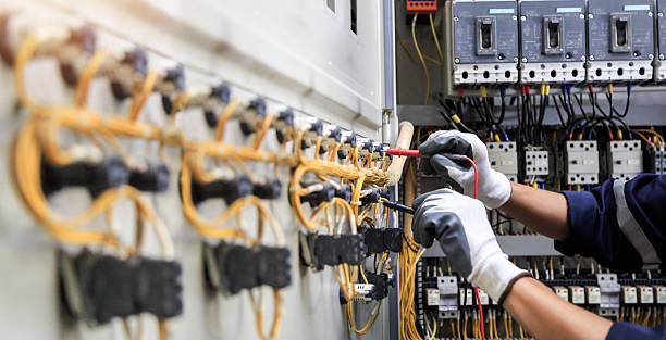 Professional Electrician technician working in Gumlog, GA
